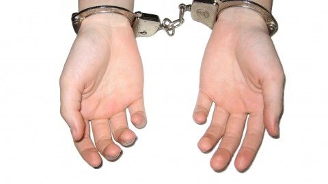 Arrested while travelling? Ask us how to get back on track.