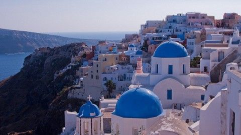 Santorini : A Volcanic Island