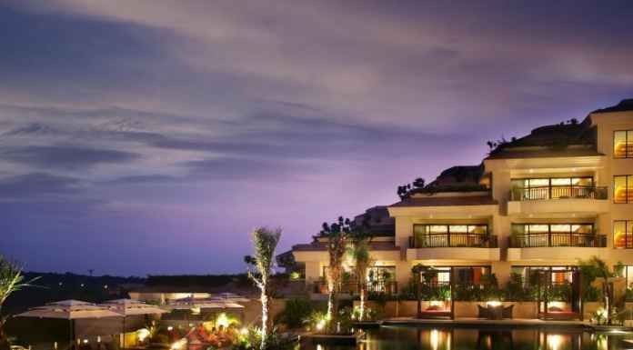 The town Periphery – Surajkund!! A lavish 1N couple stay for Rs.6499 with Buffet Breakfast, Spa, Dining & more!! claridgesinfinitypool