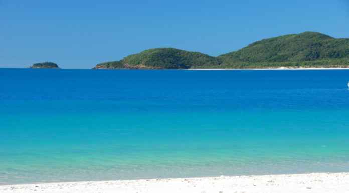 Whitehaven beach, Australia Whitehaven beach, Australia