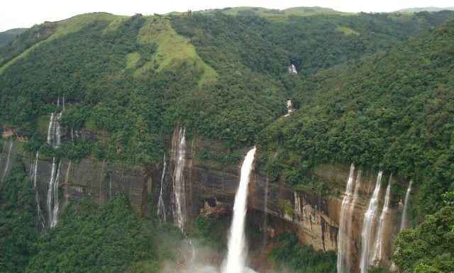 Come on over to Mahabaleshwar and get lost in the mists of romance! Come on over to Mahabaleshwar and get lost in the mists of romance!