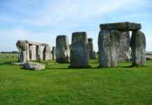 Stonehenge – A Fable of Mysterious Stones Stonehenge - A fable of mysterious stones