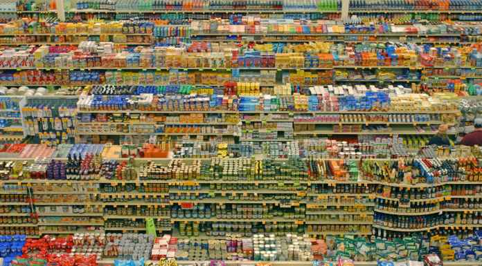 Travel Snacks: What to Eat While Travelling Best Snacks During Travel