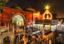 Feel the serenity of Hazrat Nizamuddin Dargah Hazrat Nizamuddin Dargah Delhi