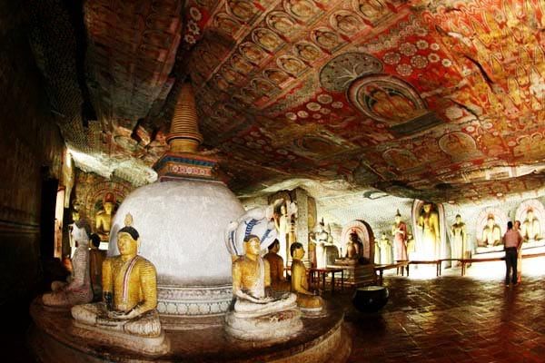 DAMBULLA CAVE TEMPLE