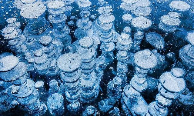 A Frozen Air Bubbles in Abraham Lake