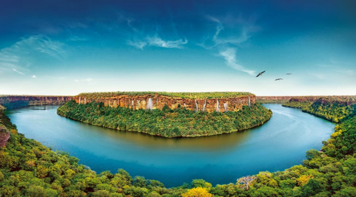 India’s 10 most beautiful places that are dangerous too Chambal-River-Basin