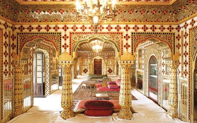 Sheesh-Mahal