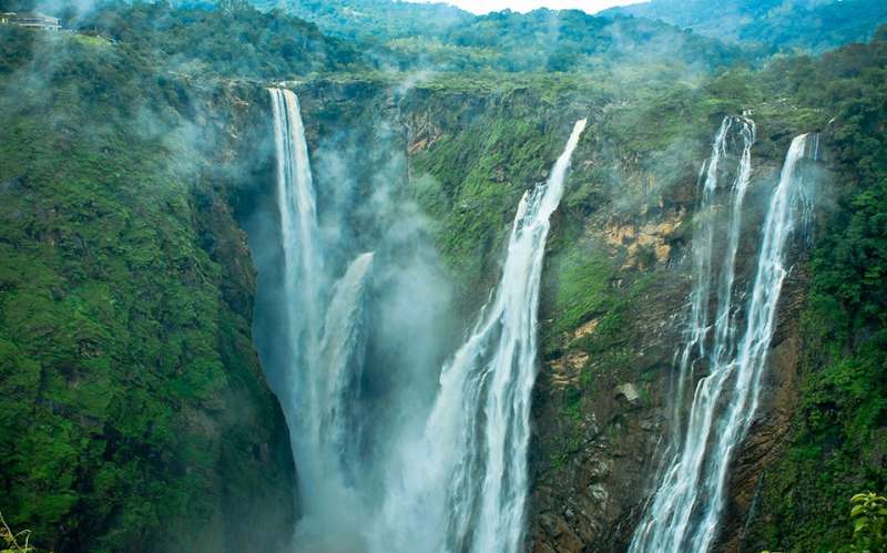 Satdhara Falls, Himachal Pradesh