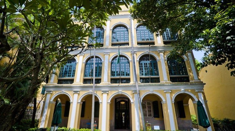 Sir Robert Ho Tung Library