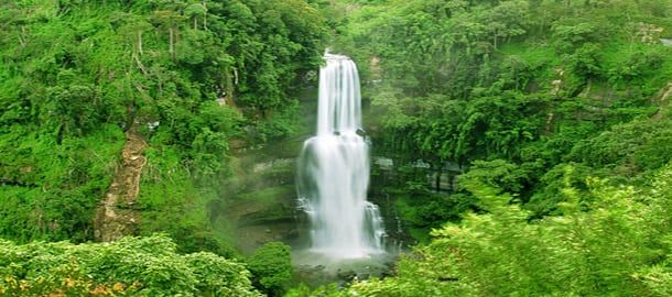 Admiring the Vantawng falls