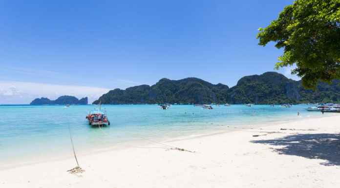 10 Exotic Countries to Visit in Asia Isla_Ko_Phi_Phi_Don