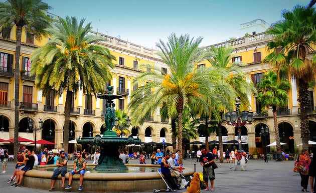 6 Tourist Attractions You Must Visit of Barcelona La Rambla- Barcelona's Social Hub