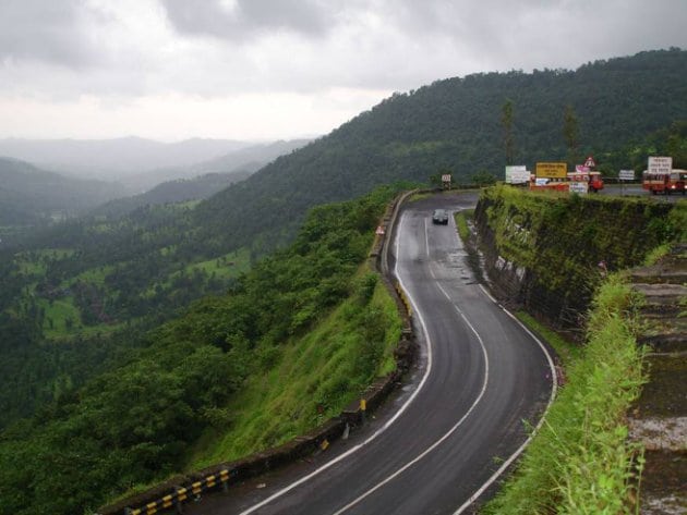 7 Best Romantic Road Trips in India