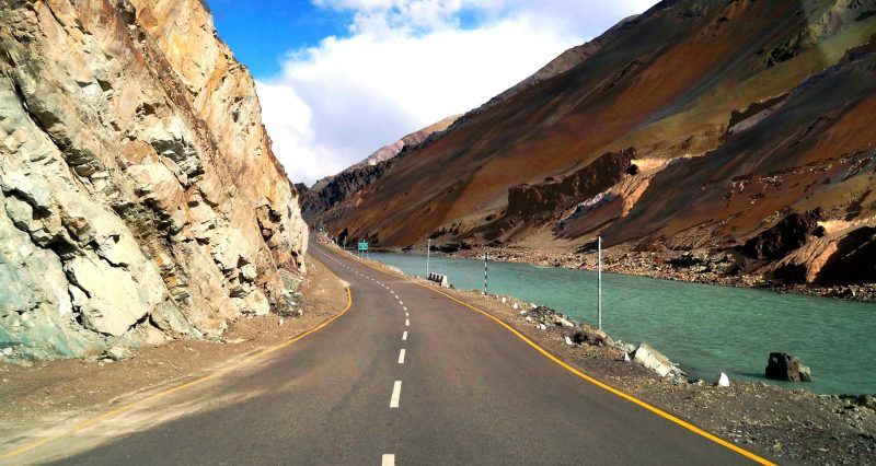 7 Best Romantic Road Trips in India