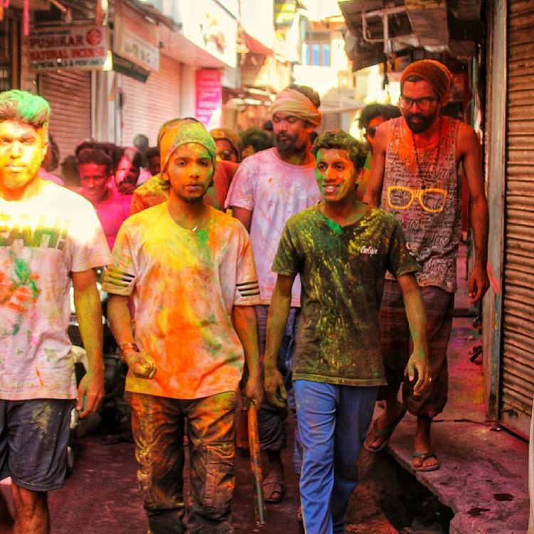 5 Reasons why you should visit Pushkar on Holi