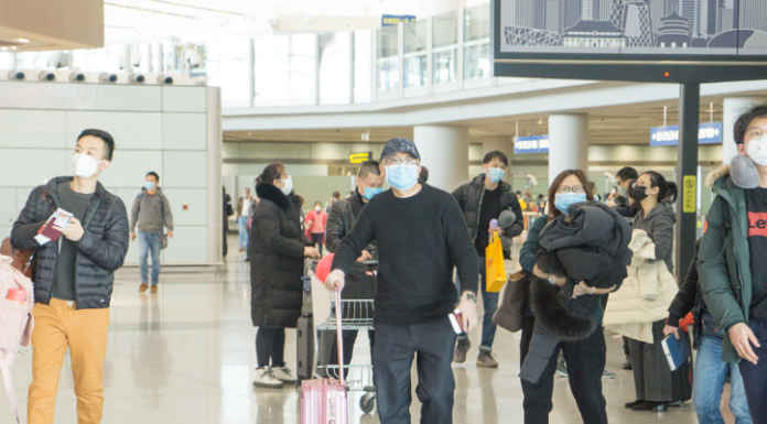 How to practice social distancing while traveling