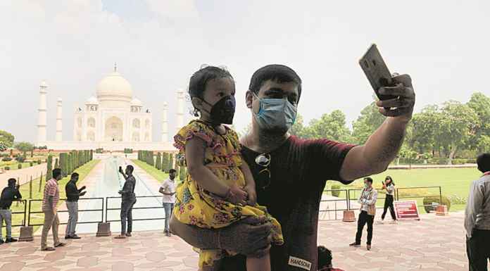 Taj Mahal reopens for visitors after 188 days